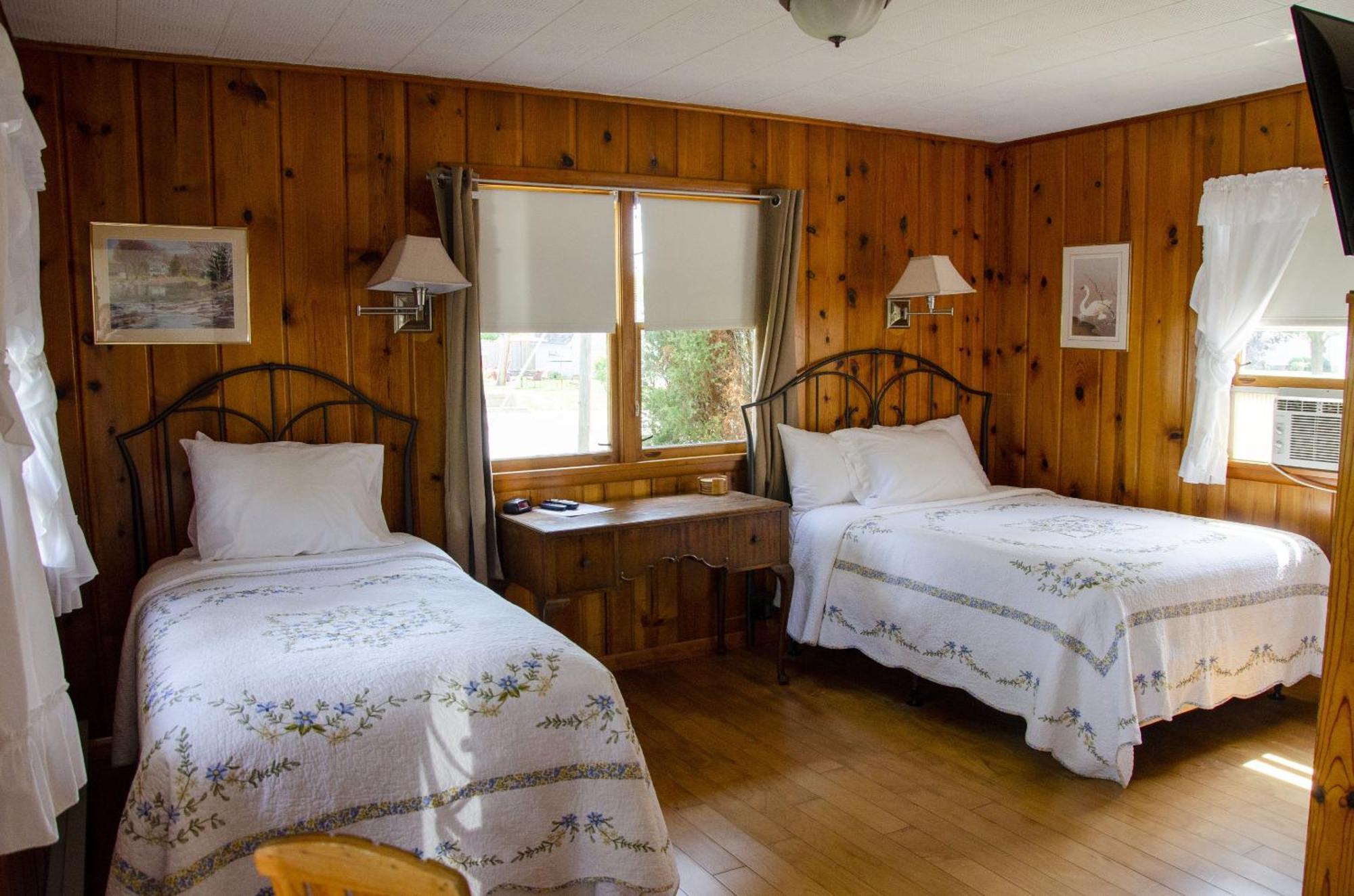 Ludington Blue Spruce Inn Zimmer foto